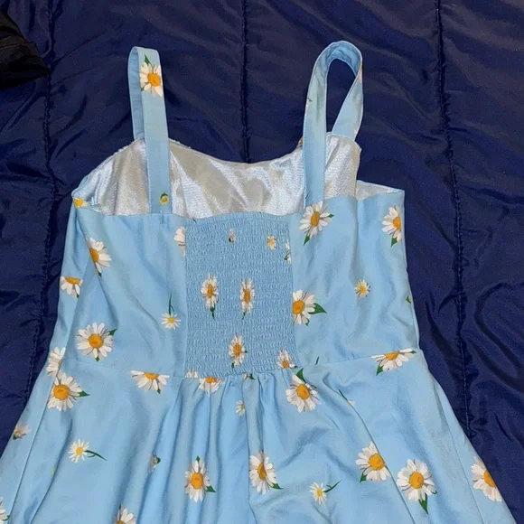 Floral Sundress with Daisies - Picture 3 of 5